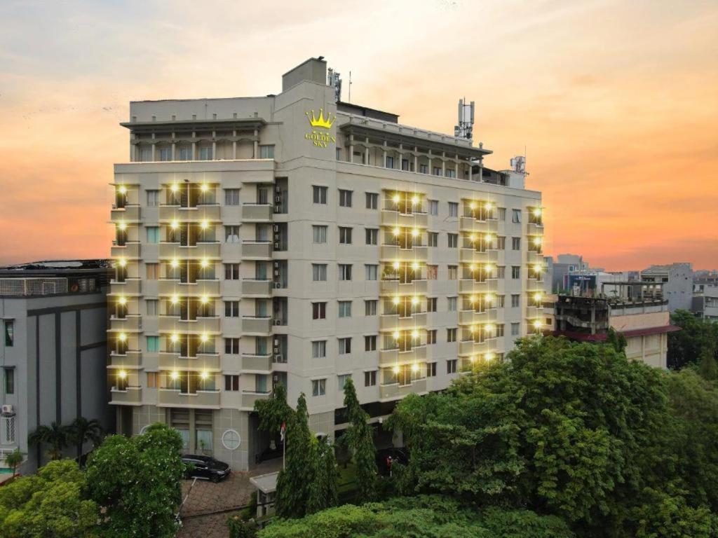 Hotel Golden Sky Pluit Jakarta Kültér fotó