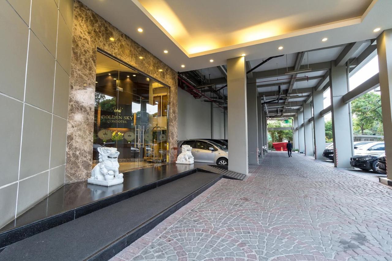 Hotel Golden Sky Pluit Jakarta Kültér fotó