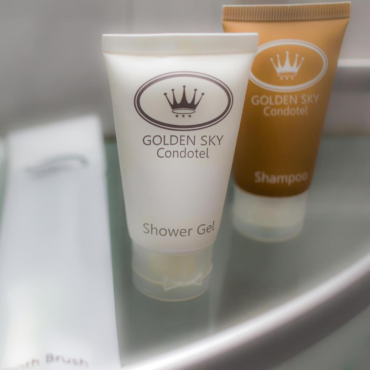 Hotel Golden Sky Pluit Jakarta Kültér fotó